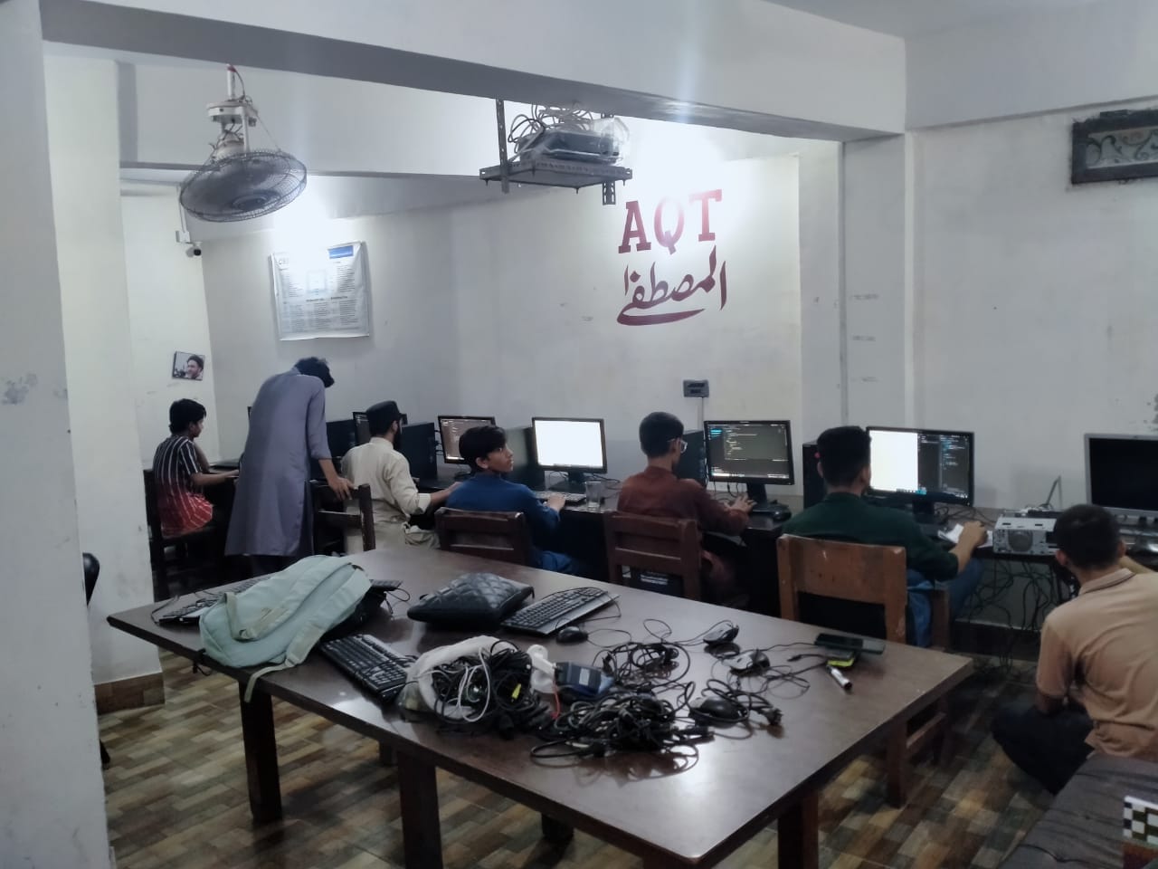 AQS AL-Mustafa Coacing Center (Agra Taj), Karachi, Sindhi