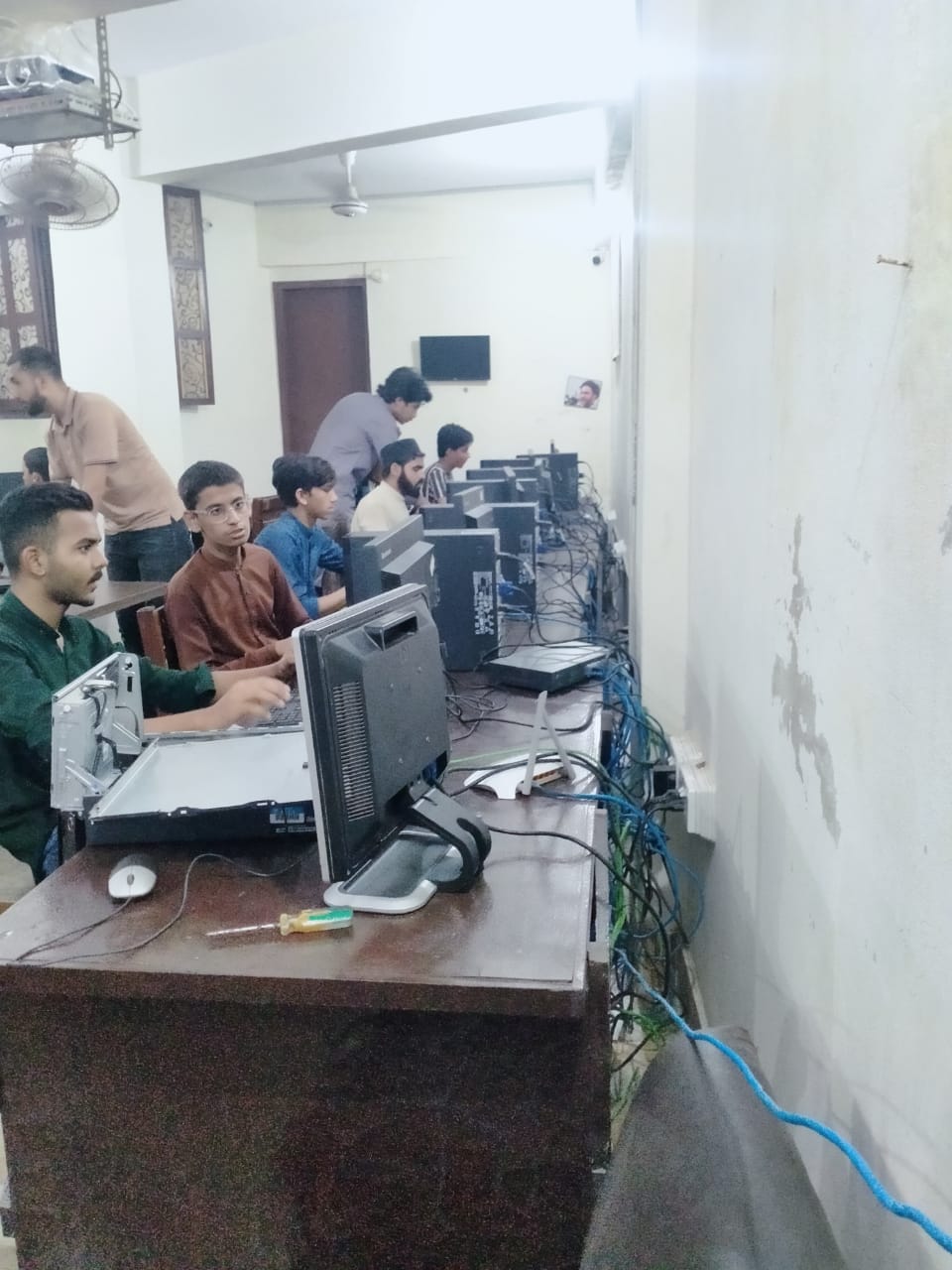 AQS AL-Mustafa Coacing Center (Agra Taj), Karachi, Sindhi